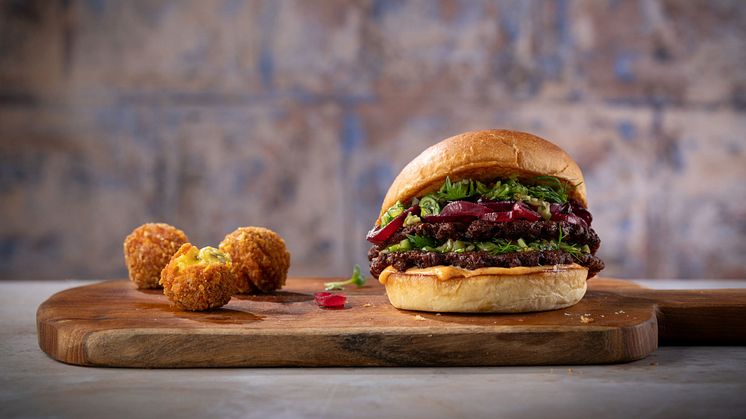 Der Plant Smash Burger trifft den Geschmack von Flexitariern, Veganern und allen, die Genuss lieben. 