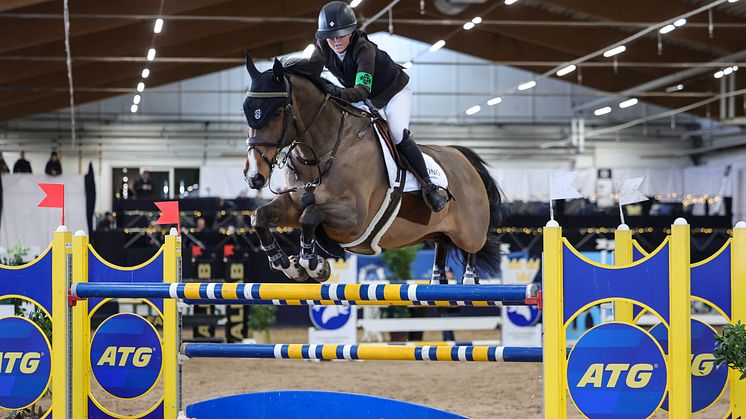 Ebba Kewenter och Helios, foto Pernilla Hägg