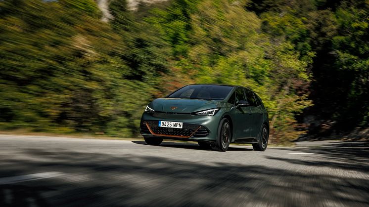 CUPRA-takes-its-impulse-further-with-the-new-CUPRA-Born-VZ_20_HQ.jpg