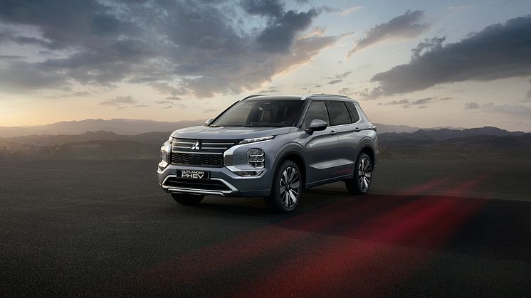 New Outlander PHEV_001L.jpg