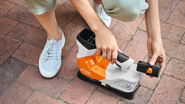 STIHL esittelee innovatiivisen akkukäyttöisen KOA 20 -kompressorin, jossa yhdistyvät tehokkuus ja monipuolisuus kompaktissa 2-in-1-ratkaisussa.