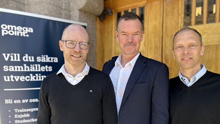 Från Omegapoint Uppsala: Joakim Åsberg (tv), Patrik Lannergård, vd (mitten) och Henrik Heijkenskjöld (th)
