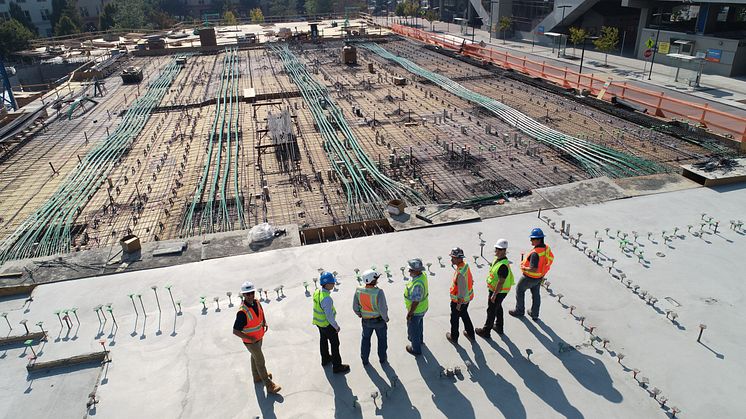 Inspektion och planering på plats – en central del av byggherrens ansvar för att säkerställa ett framgångsrikt och säkert byggprojekt.