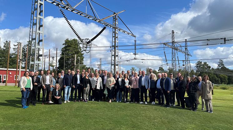 50 ledande företrädare inom kompetensförsörjning och infrastrukturutveckling från nio regioner besökte Åsbro Kursgård den 22 augusti. Ett exempel på praktisk kunskapssmiljö i Stockholm-Mälarregionen.