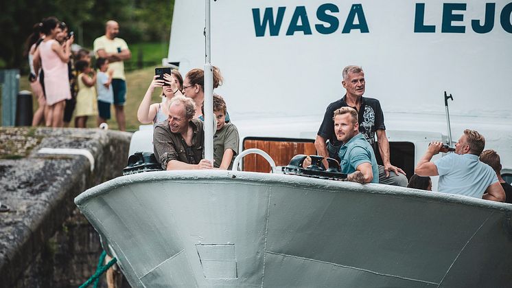 Upplev sommarsverige på vatten – båtluffa längs Göta kanal