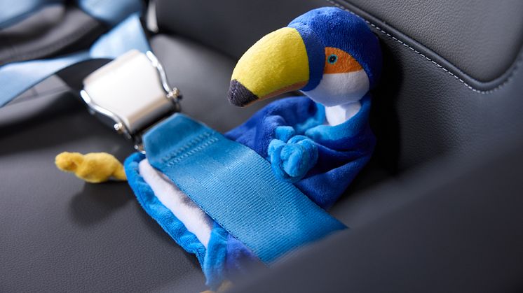 Tommy the toucan is the official children's mascot of Discover Airlines