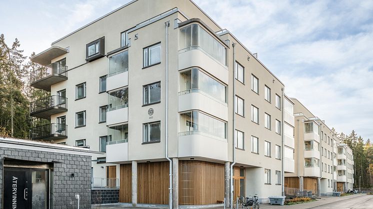 Kvarteret Skrönan i Bromma är ett exempel på miljöcertifierade hus som SKB byggt med hjälp av grön finansiering. Foto: baraBild