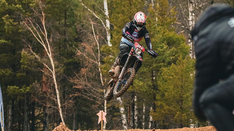Amanda och Martin = hundra procent i enduro