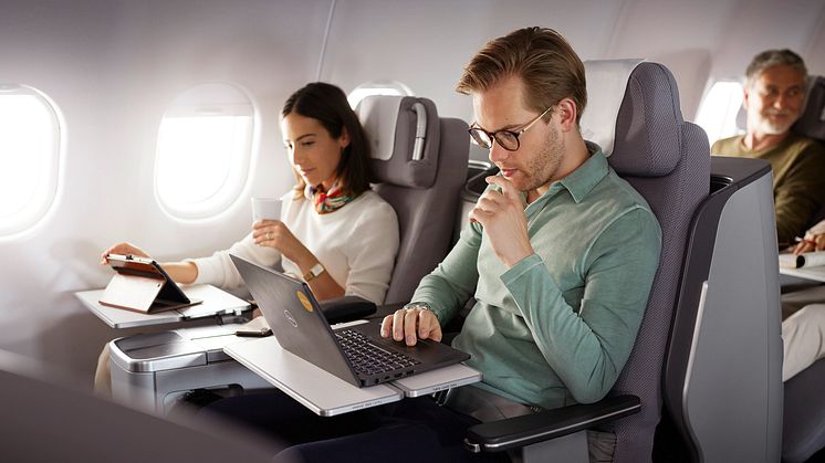High-speed Internet above the clouds