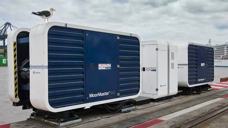The MoorMaster NxG system enhances operational safety and productivity by mitigating the effects of passing vessels and ensuring uninterrupted berth operations.