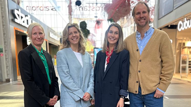 Scream blir Nordstans nya mediebyrå. Från vänster: Therese Bengtsson och Amanda Medin från Scream, Sanna Dahl från Nordstan och Johan Brandt från Scream.