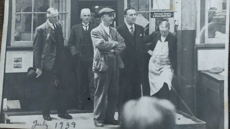 Douglas Johnson and work colleagues at Wolverton Works.jpg