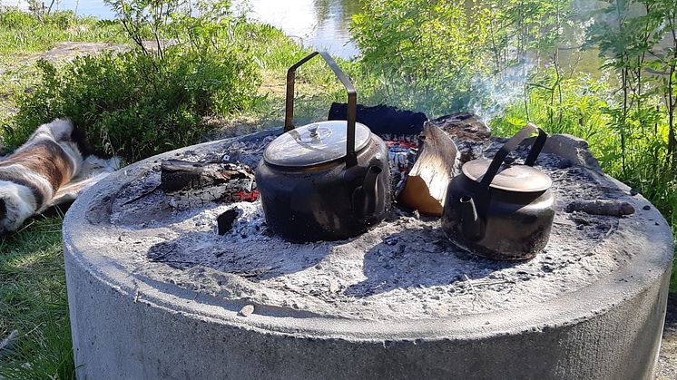 Den 9 oktober 2024 anordnar Umeå universitet, SLU och Umeå kommun en utbildningsdag för kökschefer och kockar. Utbildningen fokuserar på kulturellt anpassad mat för äldre samer inom offentlig äldreomsorg i Umeå.