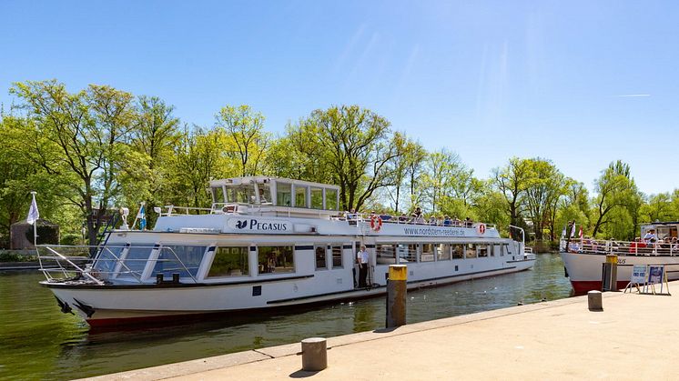 Der Frühling ist da! Die ersten Fahrgastschiffe, wie hier in Brandenburg an der Havel, haben die neue Saison bereits eröffnet. TMB-Fotoarchiv / Steffen Lehmann