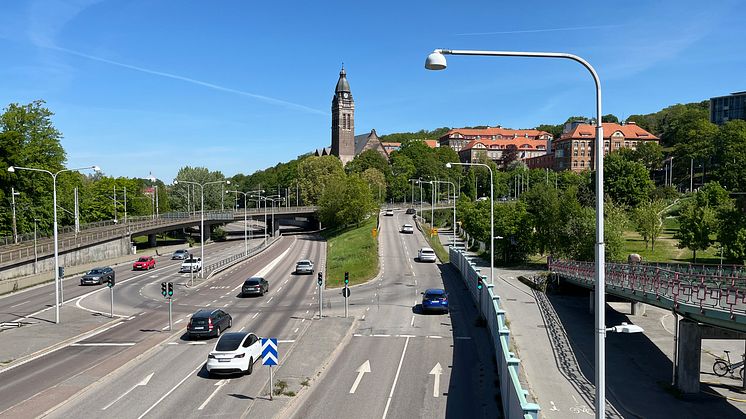 Trafik på Dag Hammarskjöldsleden vid Annedalsmotet