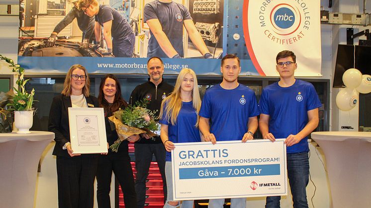  Jacobsskolans skolledning, lärare och elever under certifieringen som Motorbranshccollege