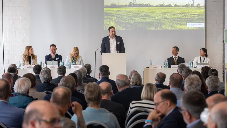 Schleswig-Holstein Netz: rund 200 neue Jobs und  fast 345 Millionen Euro im Norden investiert