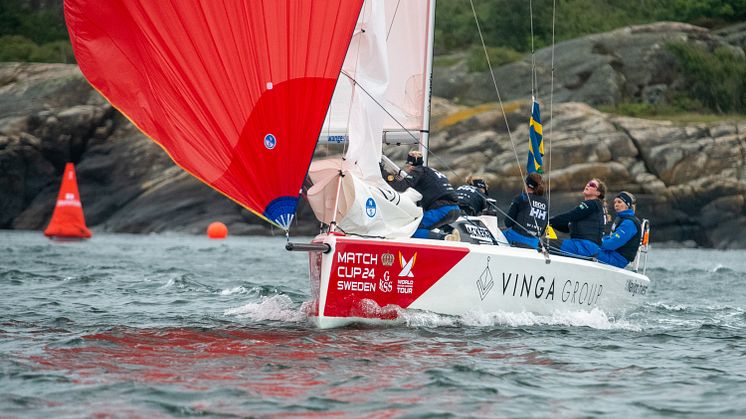 WINGS seglar för guldet i Marstrand.jpg