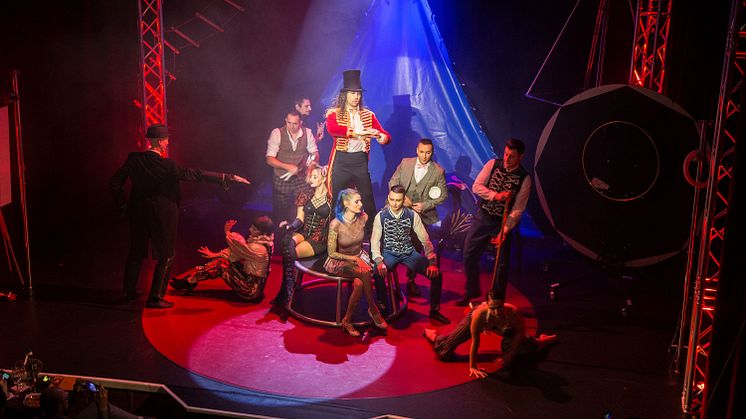 Krystallpalast Varieté Leipzig - "DRAHTSEILAKT - Varieté trifft Retro-Zirkus"