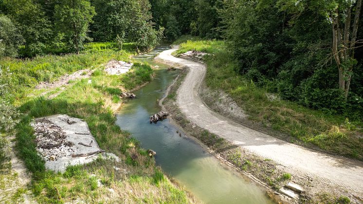 Mit der neuen Fischaufstiegsanlage in Feldheim baut LEW Wasserkraft die Durchgängigkeit an den in ihrer Zuständigkeit liegenden Flussabschnitten weiter aus.