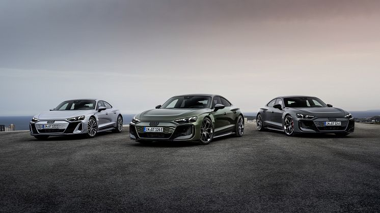Florettsilver Audi S e-tron GT, Audi RS e-tron GT i Bedford green och Nimbusgrå Audi RS e-tron GT.