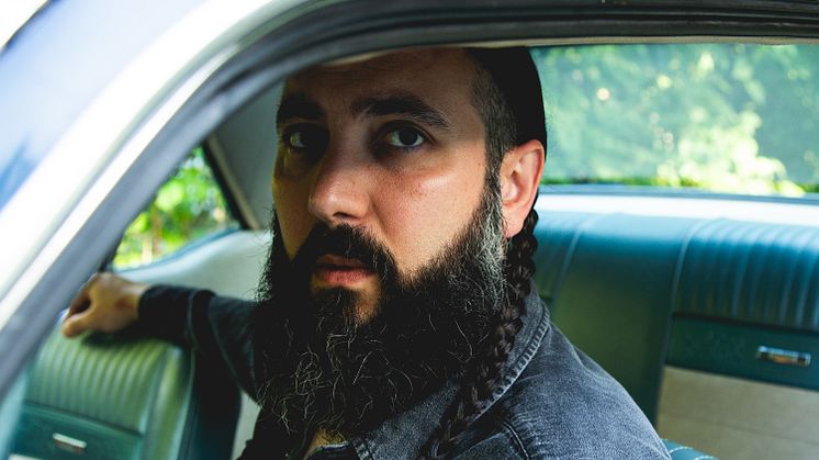 NY SINGEL. Platinasäljande Ron Pope släpper "Mama Drove A Mustang" - nytt smakprov från kommande albumet "American Man, American Music"