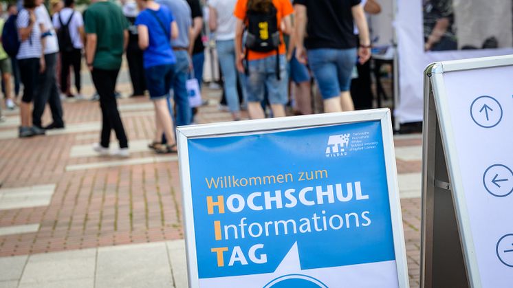 Am 24. Mai 2025 findet der Hochschulinformationstag der TH Wildau von 10 bis 15 Uhr auf dem Campus der Hochschule statt. (Bild: Ulf Büschleb / TH Wildau)