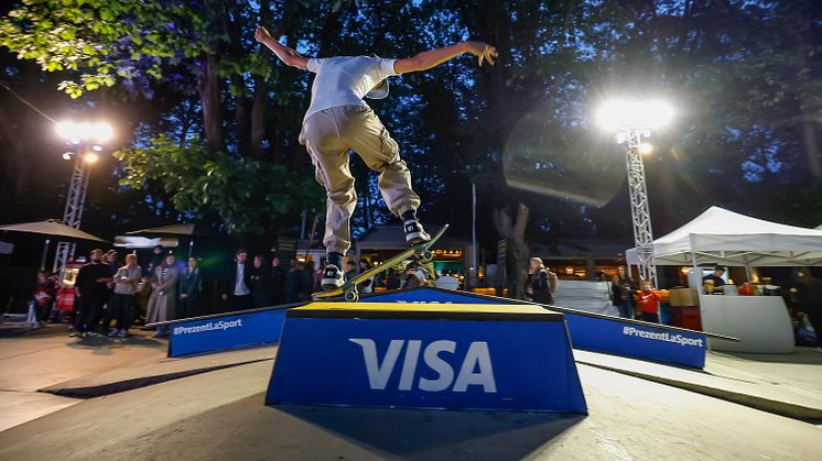 Visa marchează redeschiderea skatepark-ului și a terenurilor de streetball din zona Herăstrău a capitalei, renovate în cadrul inițiativei #PrezentLaSport 