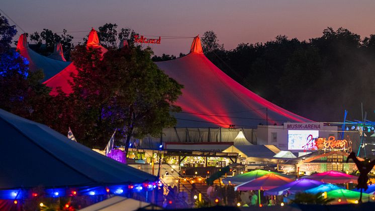 Stadtsparkasse München und Tollwood Sommerfestival: langjährige Partnerschaft für Nachhaltigkeit und Kultur