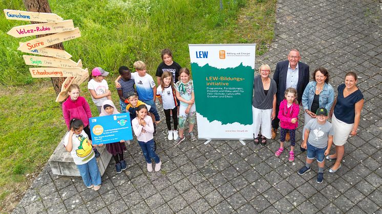 Bgm. Wagner-Grundschule belegt 3. Platz bei 3malE-Nachhaltigkeitswettbewerb mit Projekt „Mit Klimameilen um die Welt“ 