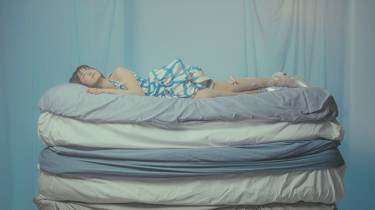 Artwork Olivia Lobato album _kanske lika bra att vi lägger av när vi ligger bra_ (1).png