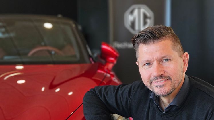MG’s entré i Nykøbing Falster sker med stor entusiasme fra Autocentros ejer, Jimmy Nielsen