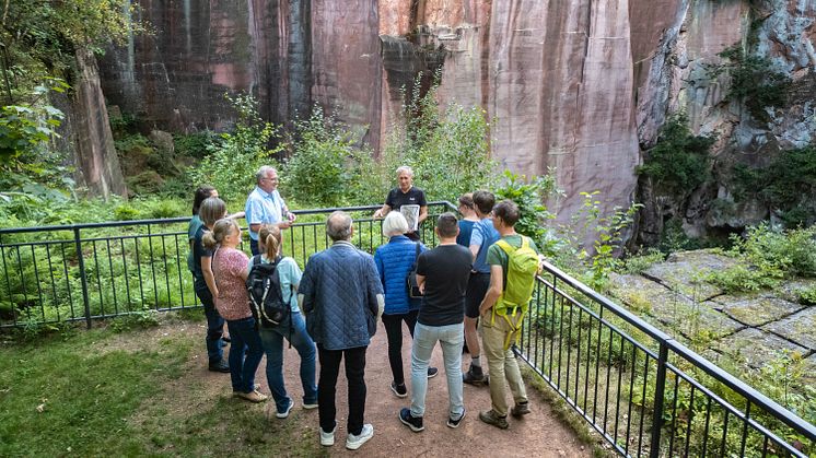 Gestein-Führung beim Geoportal-Porphyrhaus am Rochlitzer-Berg - Foto: MaPix-Fotographie