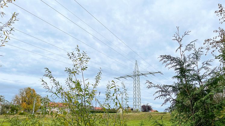 Am 9. September beginnt die Bayernwerk Netz mit den Arbeiten an der Hochspannungs-Freileitung zwischen Töging und Neuötting.