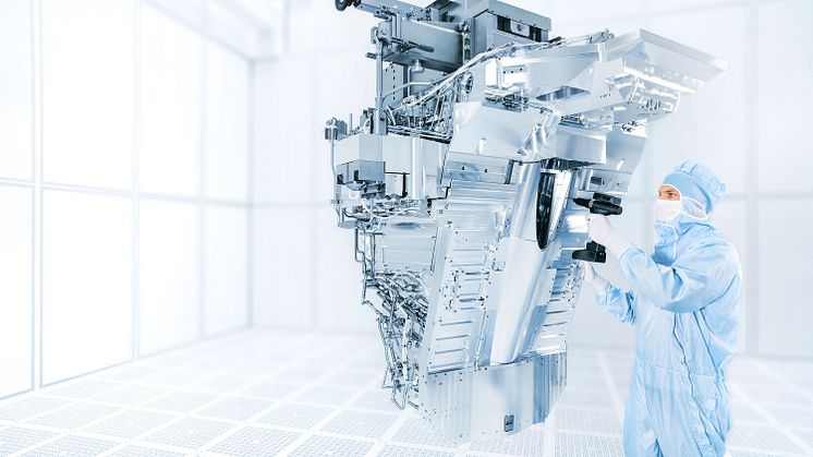 Das ZEISS EUV Illumination System besteht aus 15.000 Einzelteilen und wiegt 1,5 Tonnen (Quelle: ZEISS)