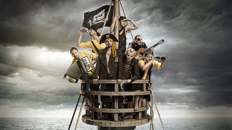 DK-PromoPhoto-Press-landscape-HI-RES-photo-by-Goran-Lizdek.jpg