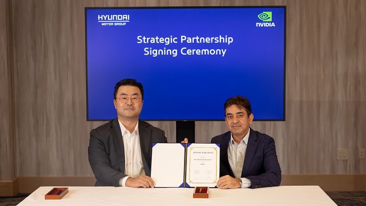 Heung-Soo Kim, Executive Vice President og Head of Global Strategy Office i Hyundai Motor Group og Rishi Dhall, leder for Automotive hos NVIDIA. Foto: Hyundai Motor Company