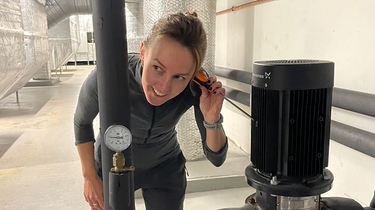 Daglig leder Mie Fuglseth ble med på Fang energityven hos Ski Storsenter i oktober 2024