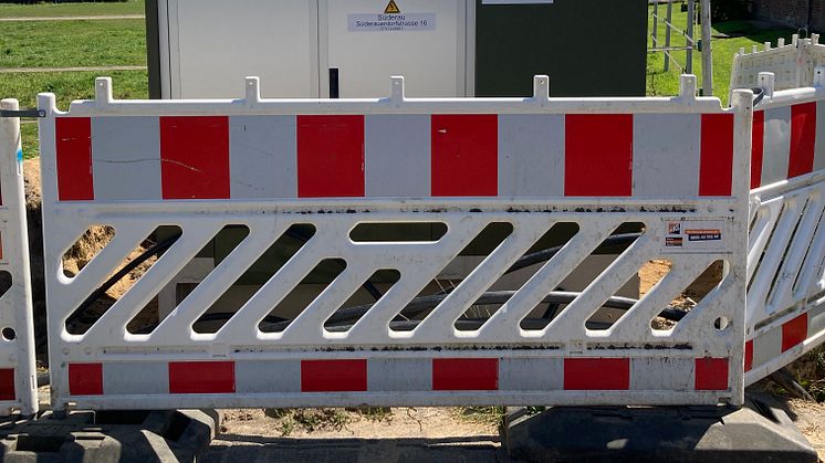 Fernsteuerbare Ortsnetzstation in der Süderauerdorfstraße..JPG