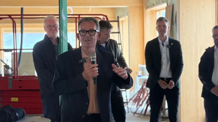 Direktør for Himmerland Boligforening, Ole Nielsen, holdte tale ved rejsegildet for Den Grønne Arena.