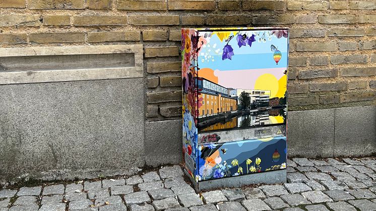 Bild: Första folierade elskåpet vid Sitevision, illustration av Eva Hjortsberg