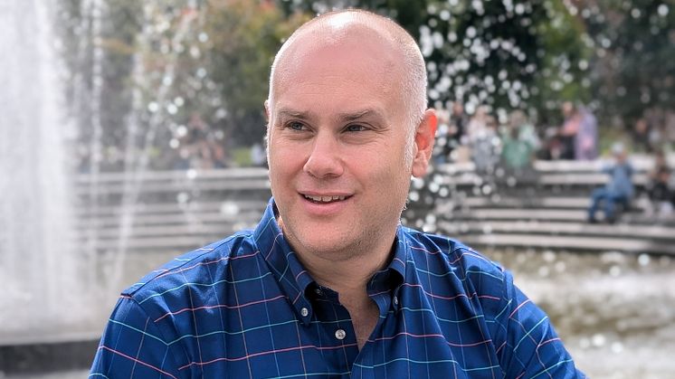 Julian Togelius, professor med inriktning datavetenskap och AI på New York University. Under ett år kommer han att ha en tjänst som gästprofessor vid Högskolan i Skövde och det sker i samarbete med Science Park Skövde.