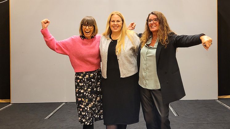 Petra Brylander VD på Malmö Stadsteater flankeras av Lotta Lundgren och Lone Lindström från Drömmarnas hus.