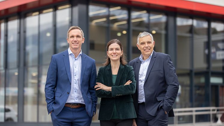 Die Geschäftsführung der Würth Hochenburger GmbH, Innsbruck: (v.l.n.r.) Markus Obermoser (COO), Nolwenn Talmo-Kosiek (CMO), Othmar Lutz (CEO) Foto: Blickfang Photographie