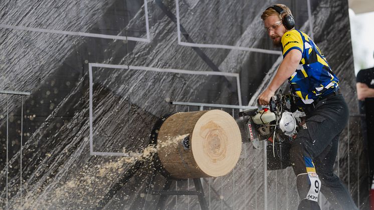 Emil Hansson vinner Nordiska Mästerskapen 2025 i extremsporten STIHL TIMBERSPORTS®. 
