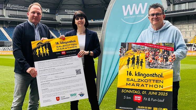 Auf möglichst viele teilnehmende Jugendliche freuen sich gemeinsam  v.l. Sascha Wiczynski, Orga-Leiter Marathon, Christiane Rüsel (Kommunalmanagement Westfalen Weser) und Martin Hornberger, Geschäftsführer SC Paderborn 07