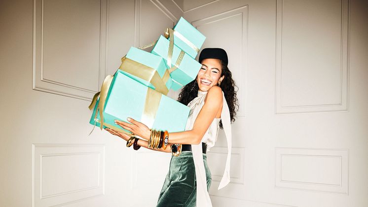 “GIFT THE DOUGLAS FEELING”: DOUGLAS launches new Christmas campaign about the beauty of gifting