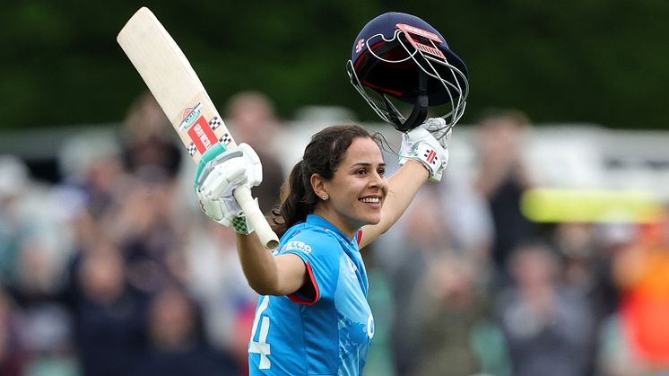 Bouchier and Ecclestone star in England Women ODI victory over New Zealand 