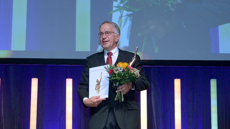 Dr. Manfred Sieburg von der LIEBLANG Gruppe nahm die Auszeichnung als Preisträger des Jahres 2024 für das Land Baden-Württemberg beim Wettbewerb Großer Preis des Mittelstandes entgegen. (Foto: Susanne Kurz | Oskar-Patzelt-Stiftung)