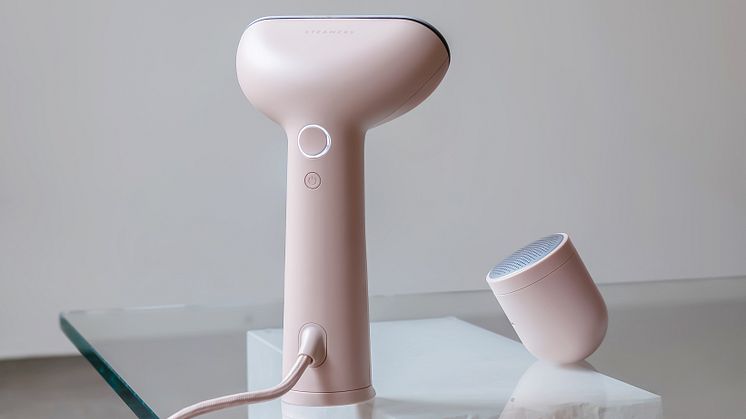Cirrus 3 Iron Steamer and Pilo 2 Fabric Shaver in the new Rose color.